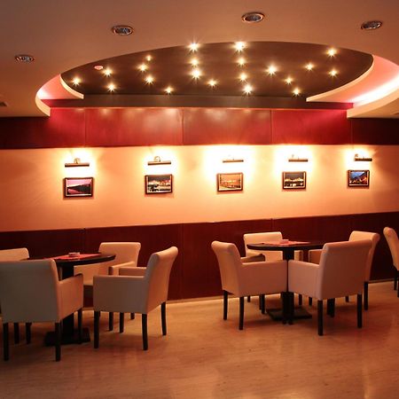 Hotel Praha Użhorod Zewnętrze zdjęcie