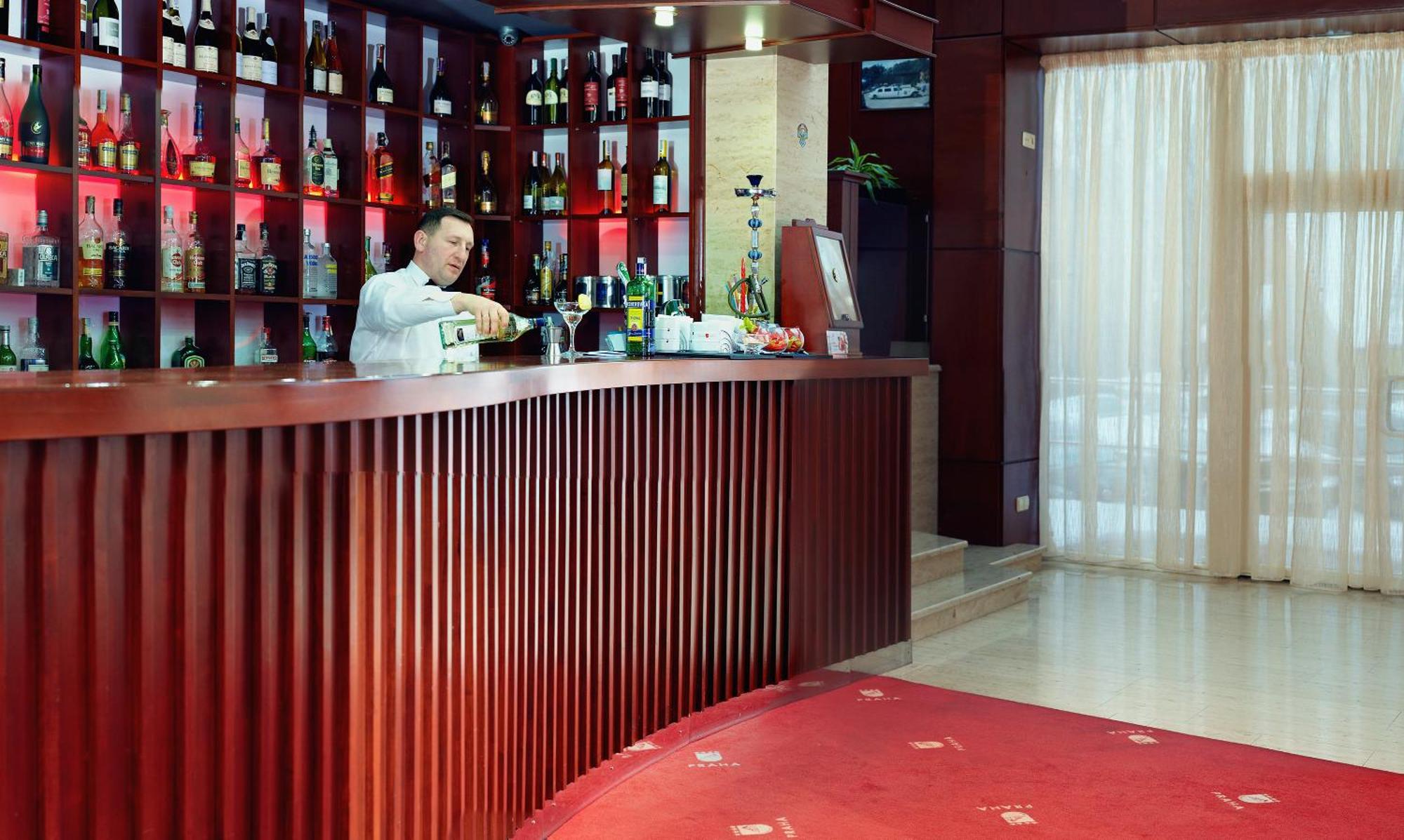 Hotel Praha Użhorod Zewnętrze zdjęcie