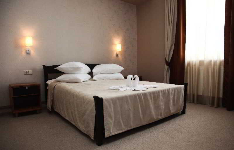 Hotel Praha Użhorod Zewnętrze zdjęcie