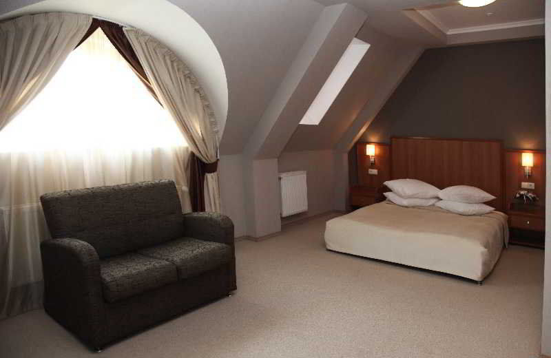 Hotel Praha Użhorod Zewnętrze zdjęcie