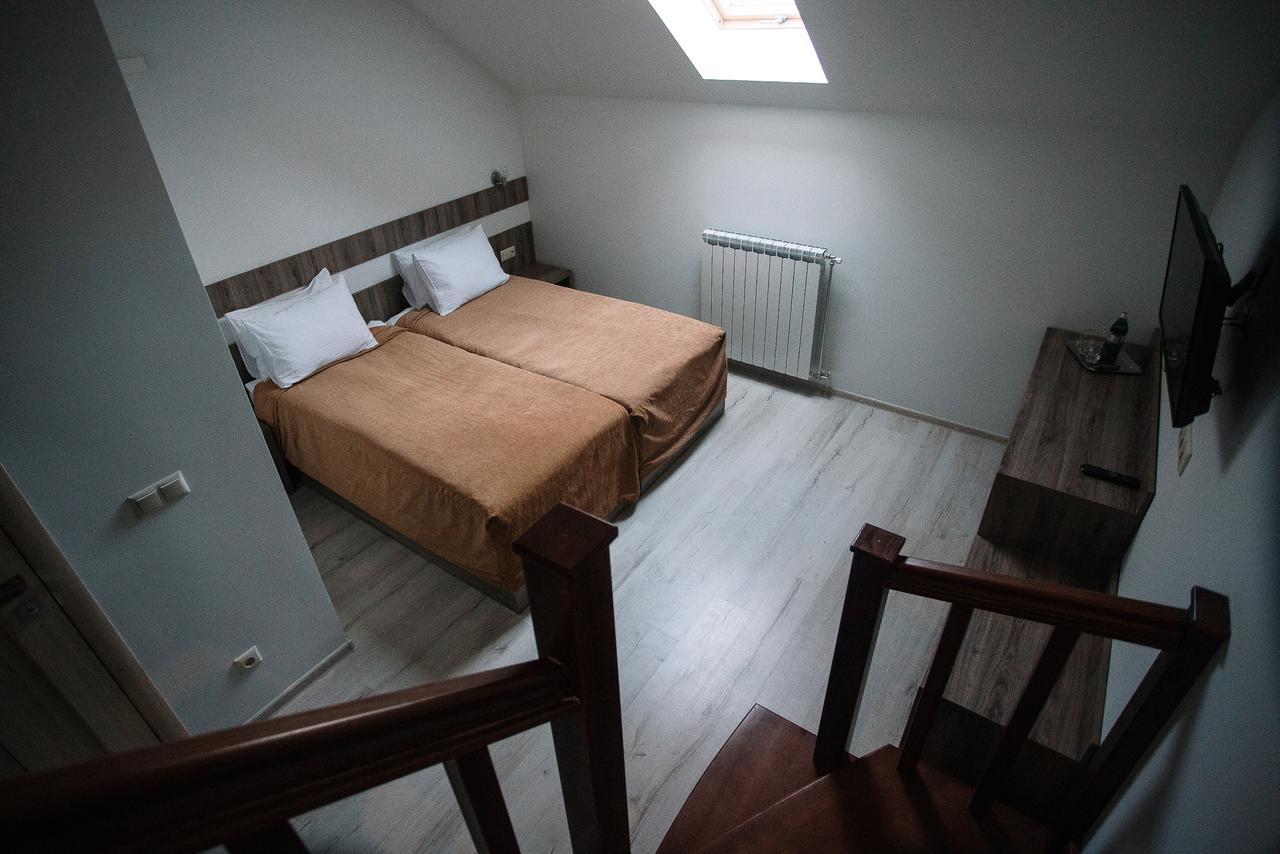 Hotel Praha Użhorod Zewnętrze zdjęcie