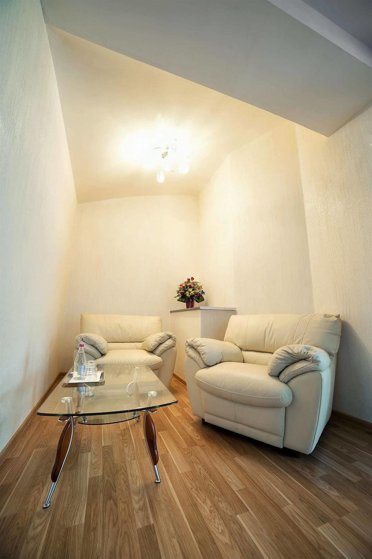 Hotel Praha Użhorod Zewnętrze zdjęcie