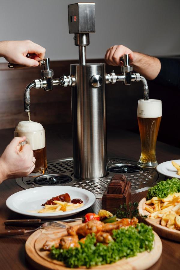 Hotel Praha Użhorod Zewnętrze zdjęcie